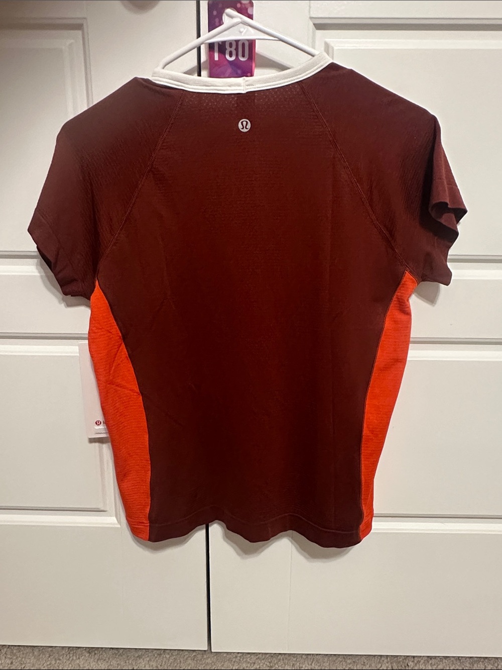 NWT Swiftly Tech Short-Sleeve Shirt 2.0 Waist Length Colourblock - Picture 9 of 9